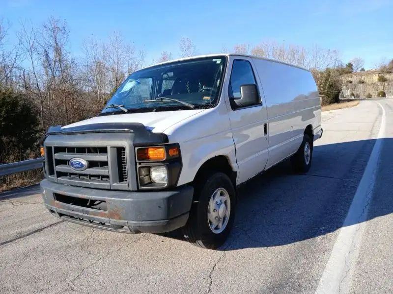 2014 Ford E-Series E-350 Super Duty Extended photo 1