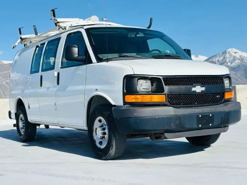 2013 Chevrolet Express 2500 Work Van HD photo 1