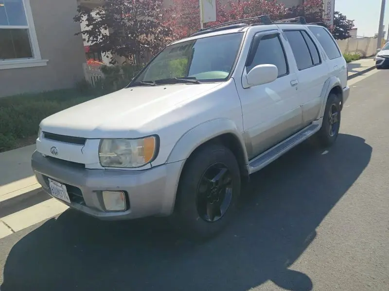 2001 INFINITI QX4 4X2 photo 1