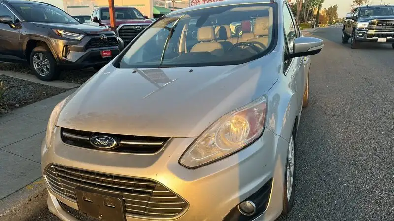 2016 Ford C-Max Energi SEL photo 1