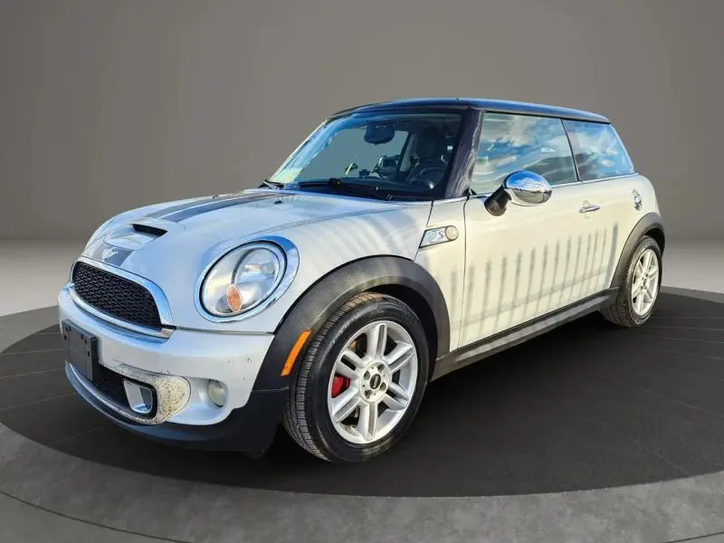 2013 MINI Cooper S photo 1