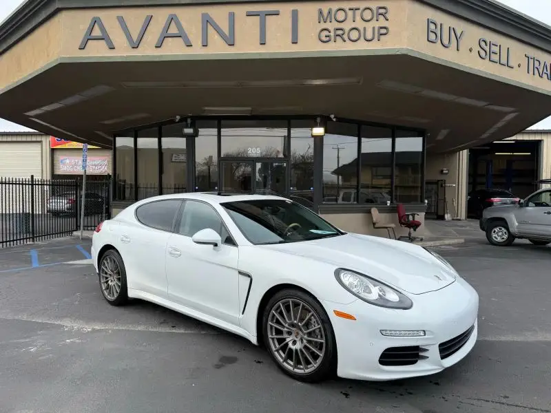 2014 Porsche Panamera 4 photo 1