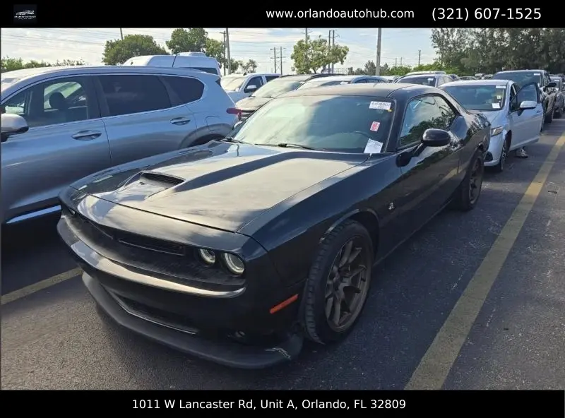 2017 Dodge Challenger Scat Pack photo 1