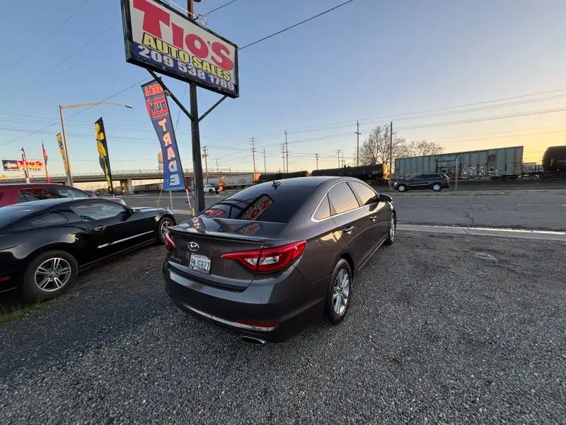2017 Hyundai Sonata SE photo 1