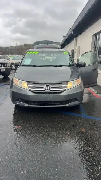 2011 Honda Odyssey Touring Elite photo 1
