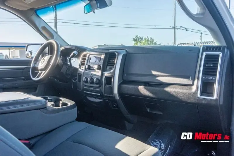 2013 RAM 1500 SLT Regular Cab LWB photo 1