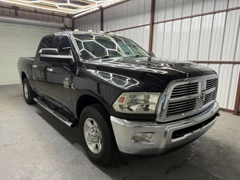 2010 RAM 2500 SLT Crew Cab SWB photo 1