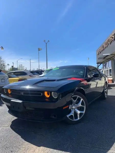 2015 Dodge Challenger SXT Plus photo 1