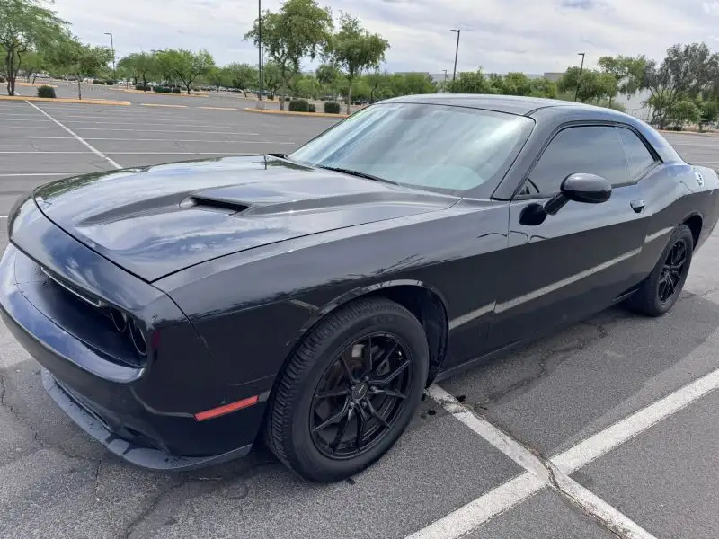 2015 Dodge Challenger SXT photo 1