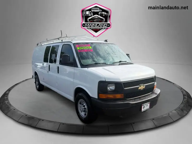 2016 Chevrolet Express 3500 Extended Work Van photo 1