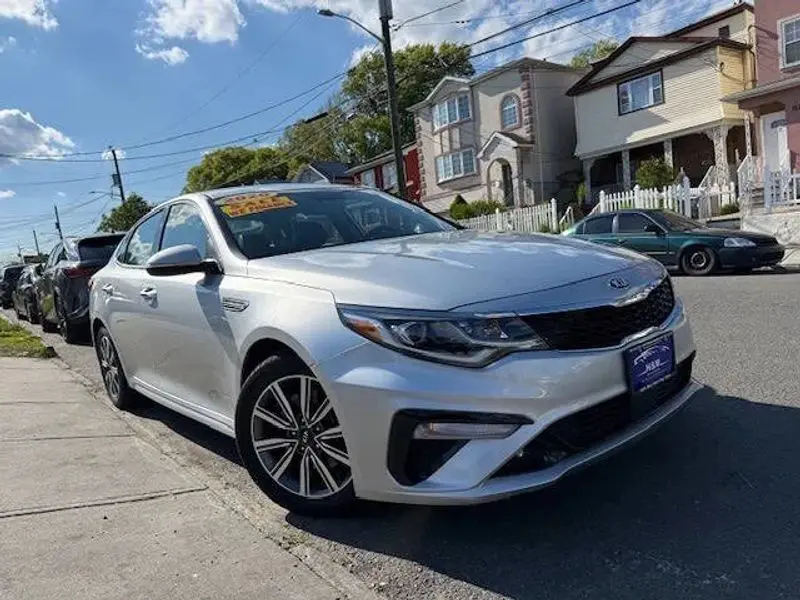 2020 Kia Optima EX Auto photo 1