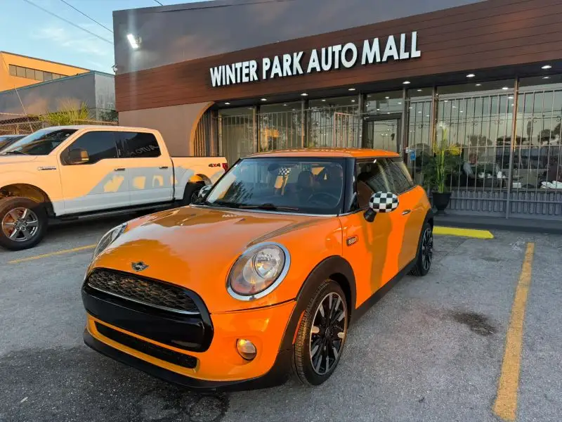 2017 MINI Cooper Base photo 1