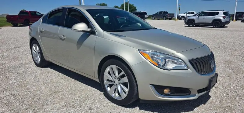 2016 Buick Regal Base photo 1