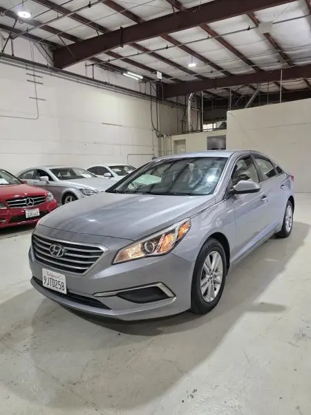 2017 Hyundai Sonata Base photo 1
