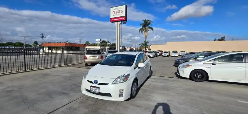 2011 Toyota Prius III photo 1