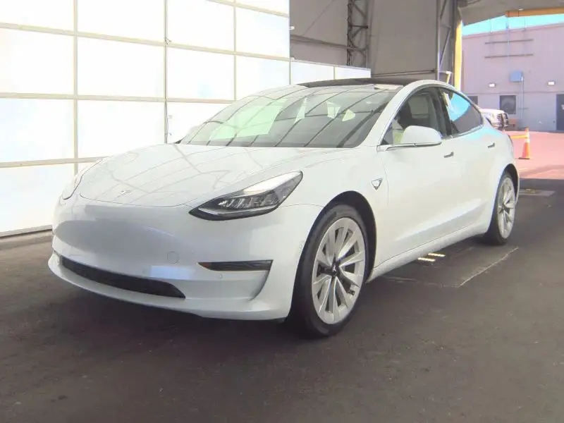 2018 Tesla Model 3 Long Range photo 1