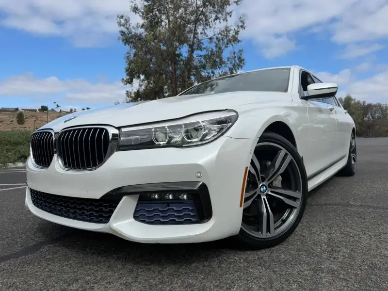 2017 BMW 7 Series 740i photo 1