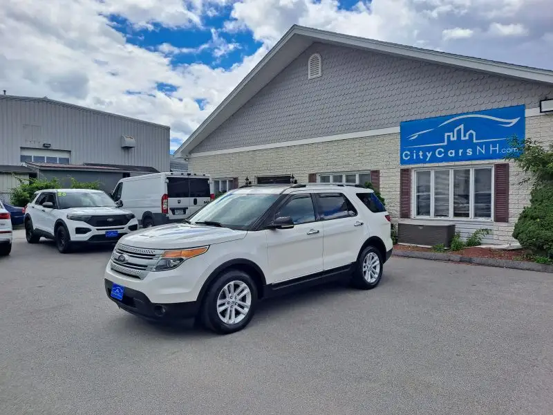 2015 Ford Explorer XLT 4x4 photo 1