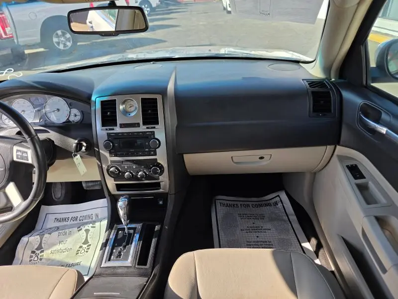 2007 Chrysler 300 Touring photo 1
