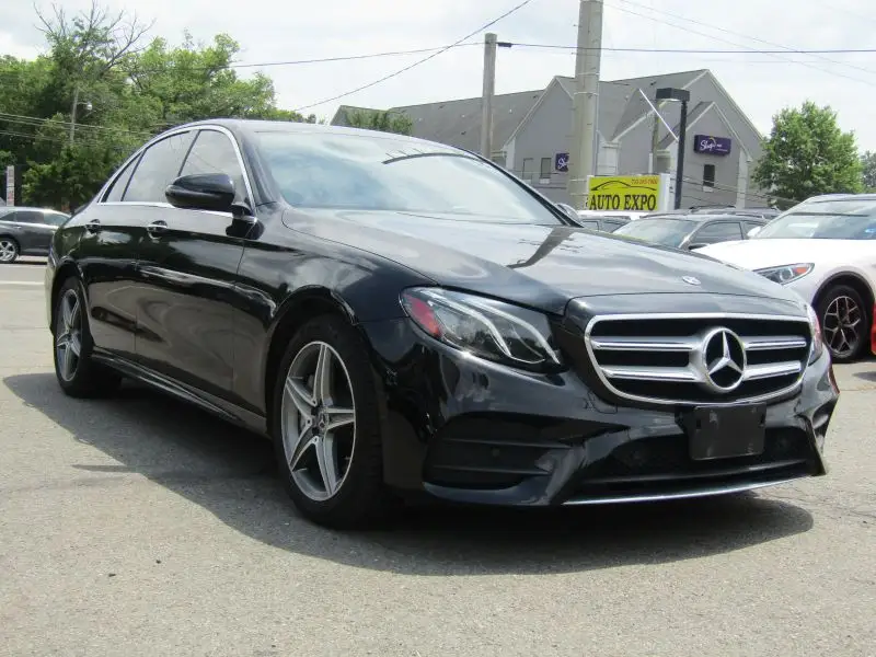 2018 Mercedes-Benz E-Class E300 4MATIC photo 1