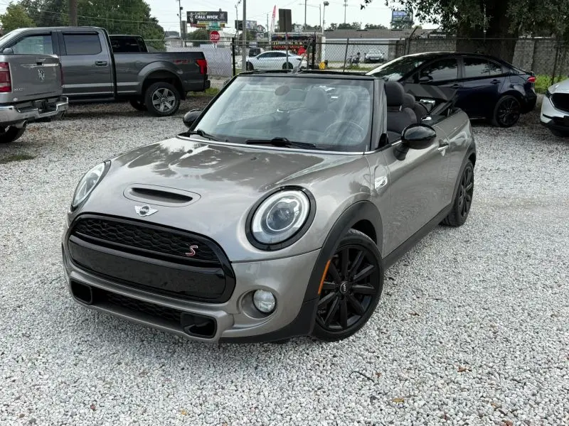 2017 MINI Cooper S Convertible photo 1