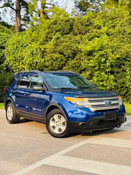 2013 Ford Explorer Base photo 1