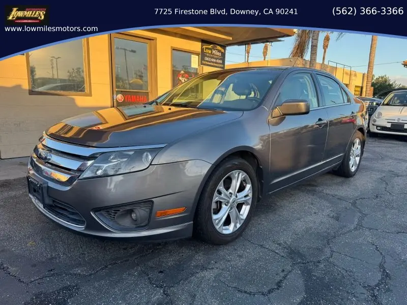 2012 Ford Fusion I-4 SE photo 1