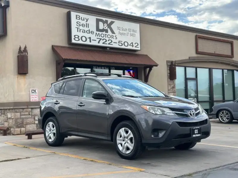 2013 Toyota RAV4 LE photo 1
