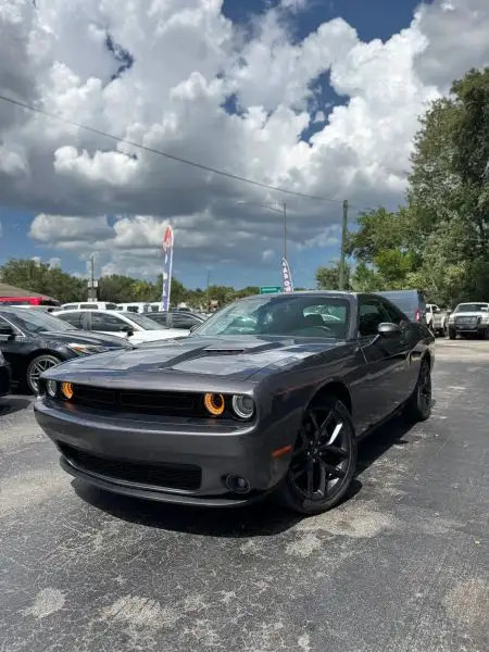 2022 Dodge Challenger SXT Auto photo 1