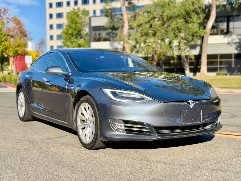 2019 Tesla Model S Long Range photo 1