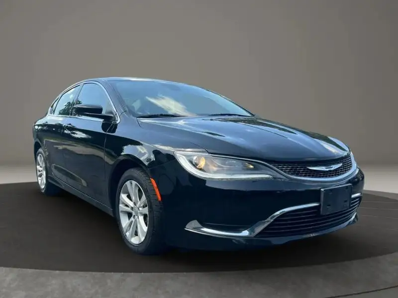 2015 Chrysler 200 Limited photo 1