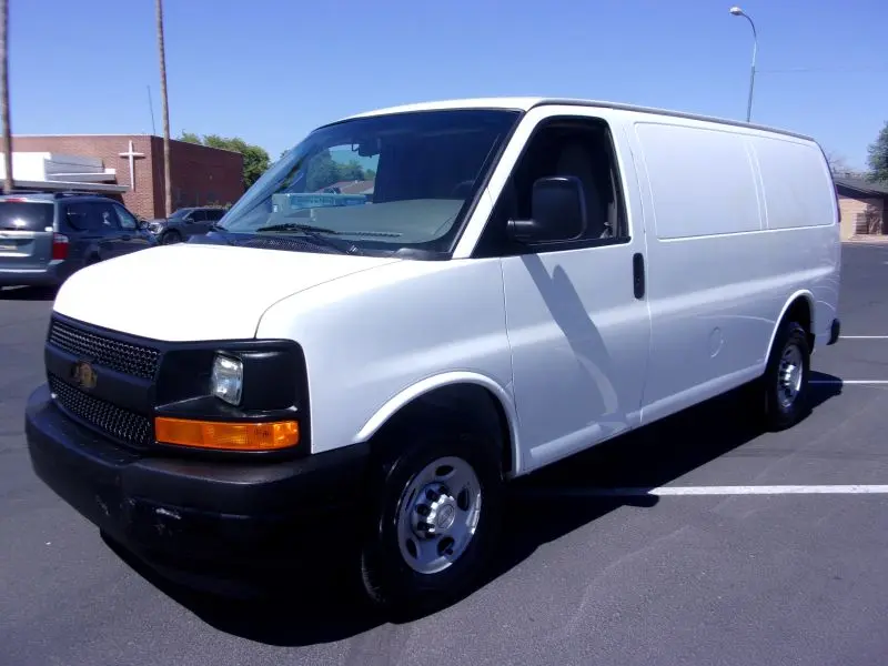 2017 Chevrolet Express 2500 Work Van HD photo 1