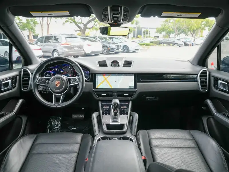 2019 Porsche Cayenne Base photo 1