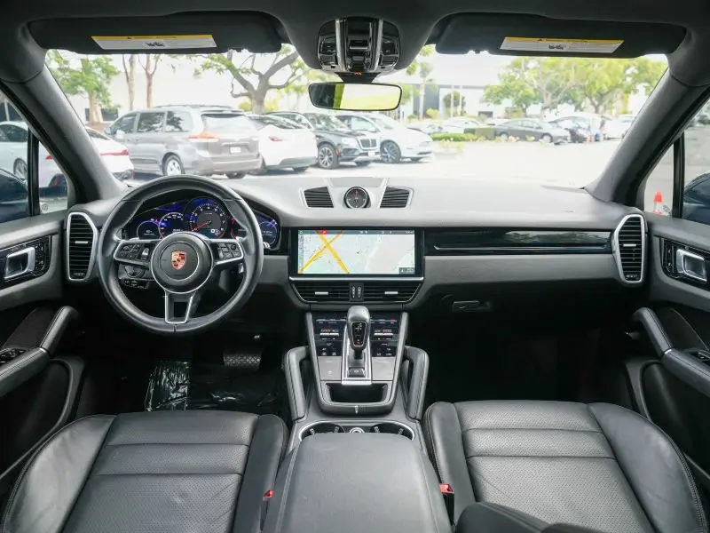 2019 Porsche Cayenne Base photo 1
