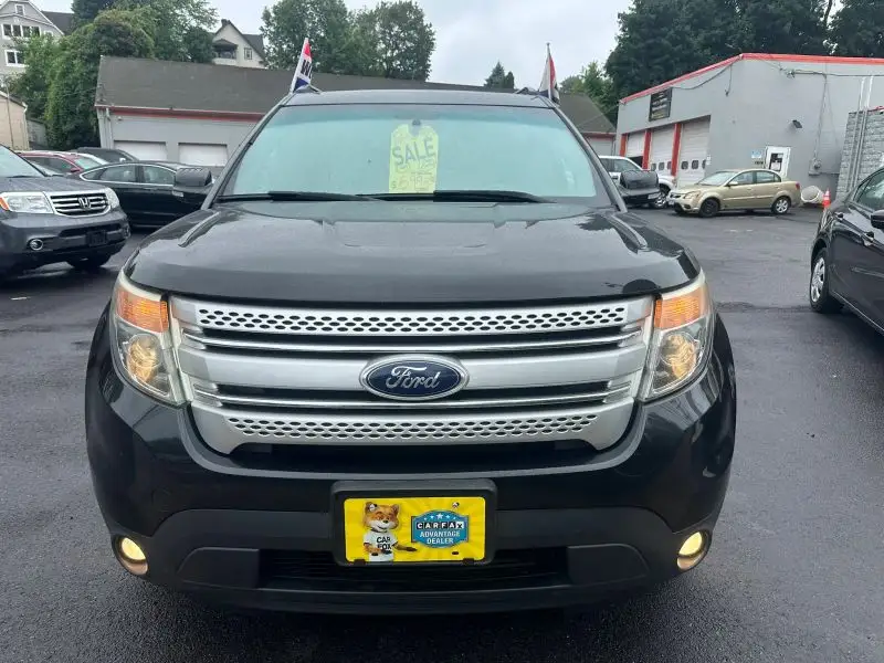 2015 Ford Explorer XLT 4x4 photo 1