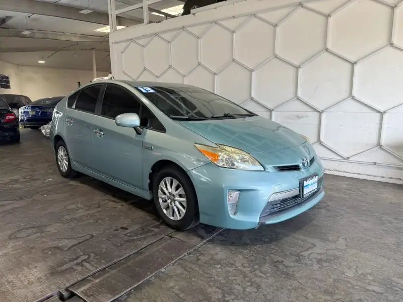 2013 Toyota Prius Base photo 1