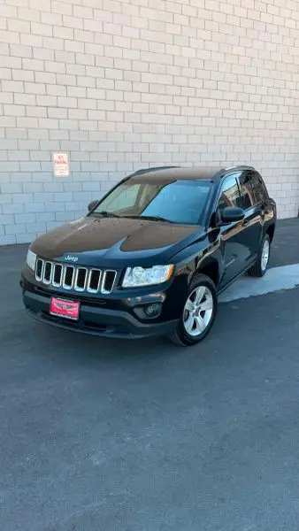 2012 Jeep Compass Sport photo 1