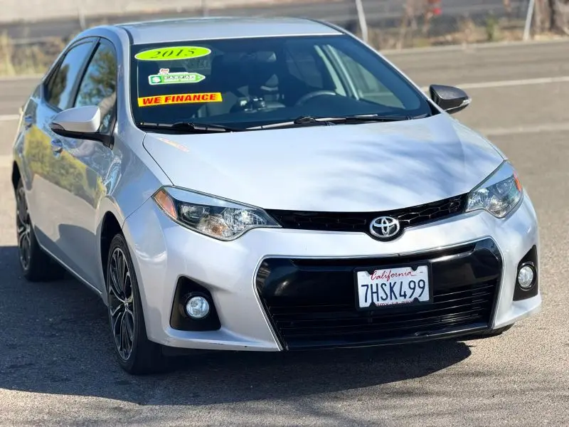 2015 Toyota Corolla S Plus AT photo 1