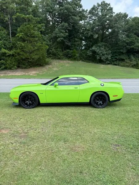 2019 Dodge Challenger R/T photo 1