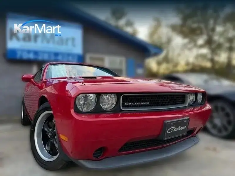2012 Dodge Challenger SXT photo 1