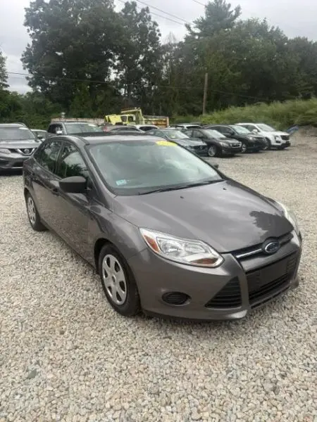 2012 Ford Focus S Sedan photo 1