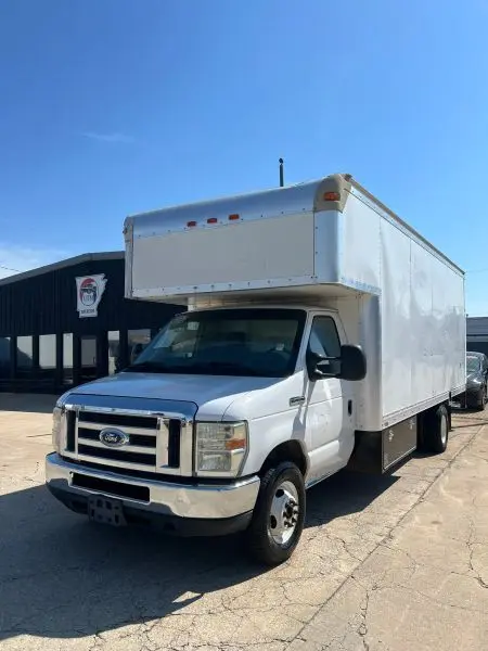 2013 Ford E-Series E450 SUPER DUTY CUTAWAY CUTAWAY Van 2D photo 1
