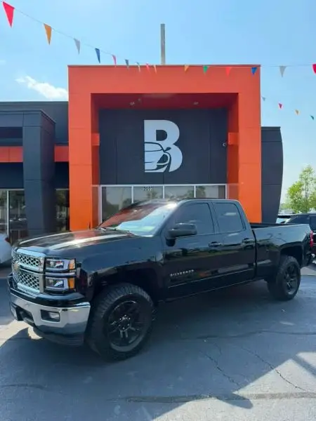 2015 Chevrolet Silverado 1500 LT Double Cab Standard Box photo 1
