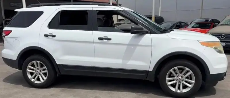 2015 Ford Explorer Base 4WD photo 1
