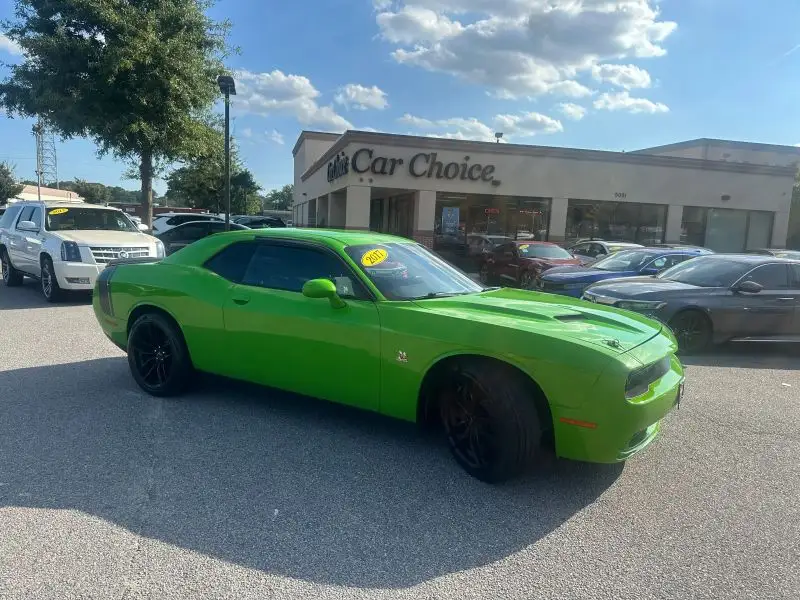 2017 Dodge Challenger Scat Pack photo 1