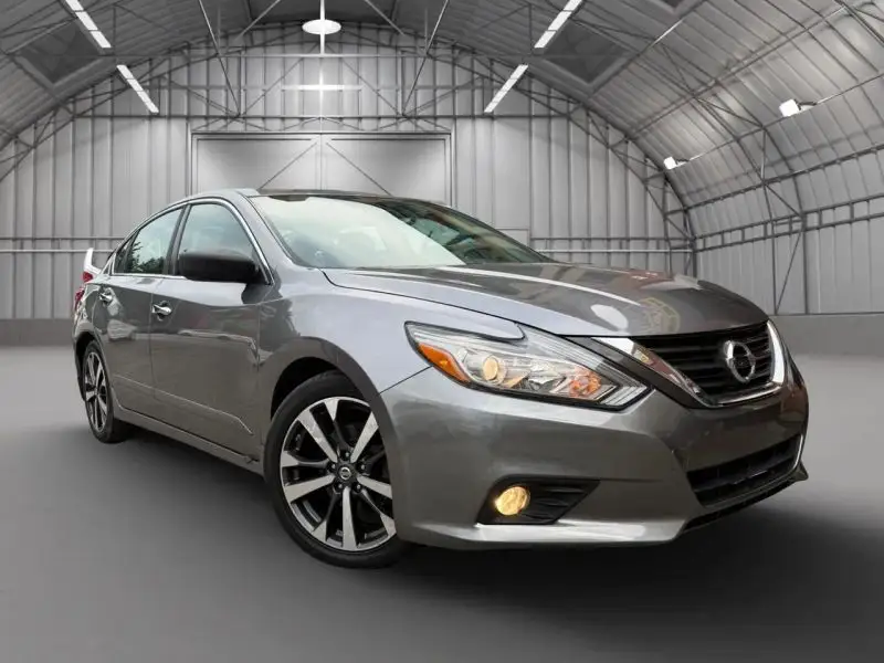 2016 Nissan Altima 2.5 SR photo 1