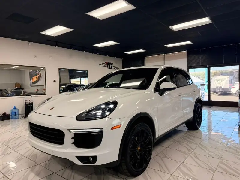 2016 Porsche Cayenne S photo 1