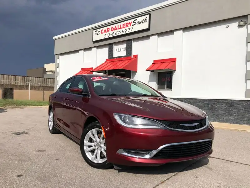 2015 Chrysler 200 Limited photo 1