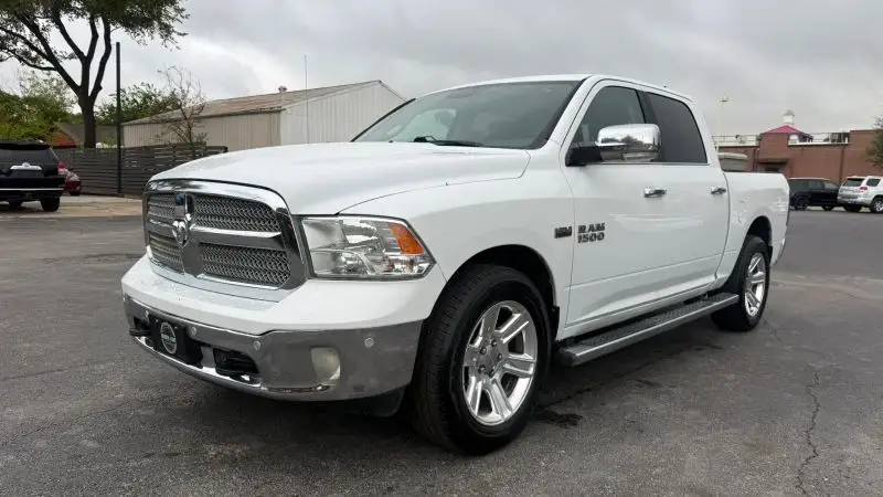 2018 RAM 1500 Lone Star Silver Crew Cab 5'7 photo 1