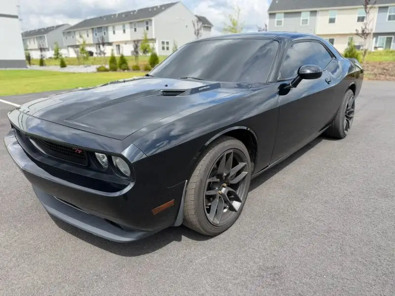 2012 Dodge Challenger R/T photo 1